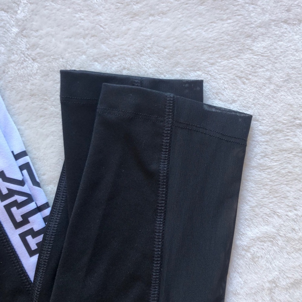 PINK VS Ultimate leggings size S - Picture 7 of 9